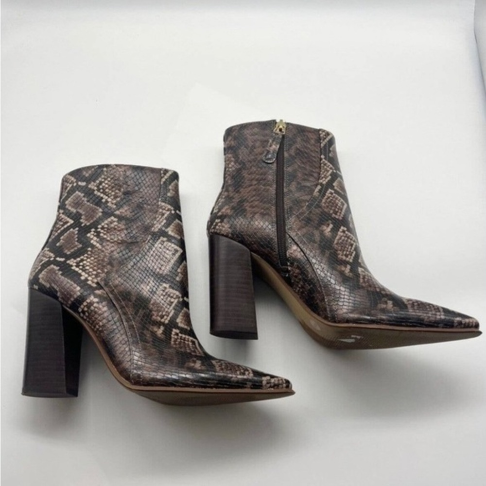 JLO Dorindah Faux Leather Snakeskin Square Toe Heeled Side Zip Booties Size 8M
